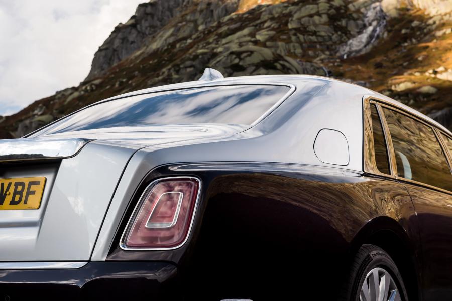 Детали экстерьера Rolls-Royce Phantom EWB 2017 года  (UK) (фото 36 из 40)